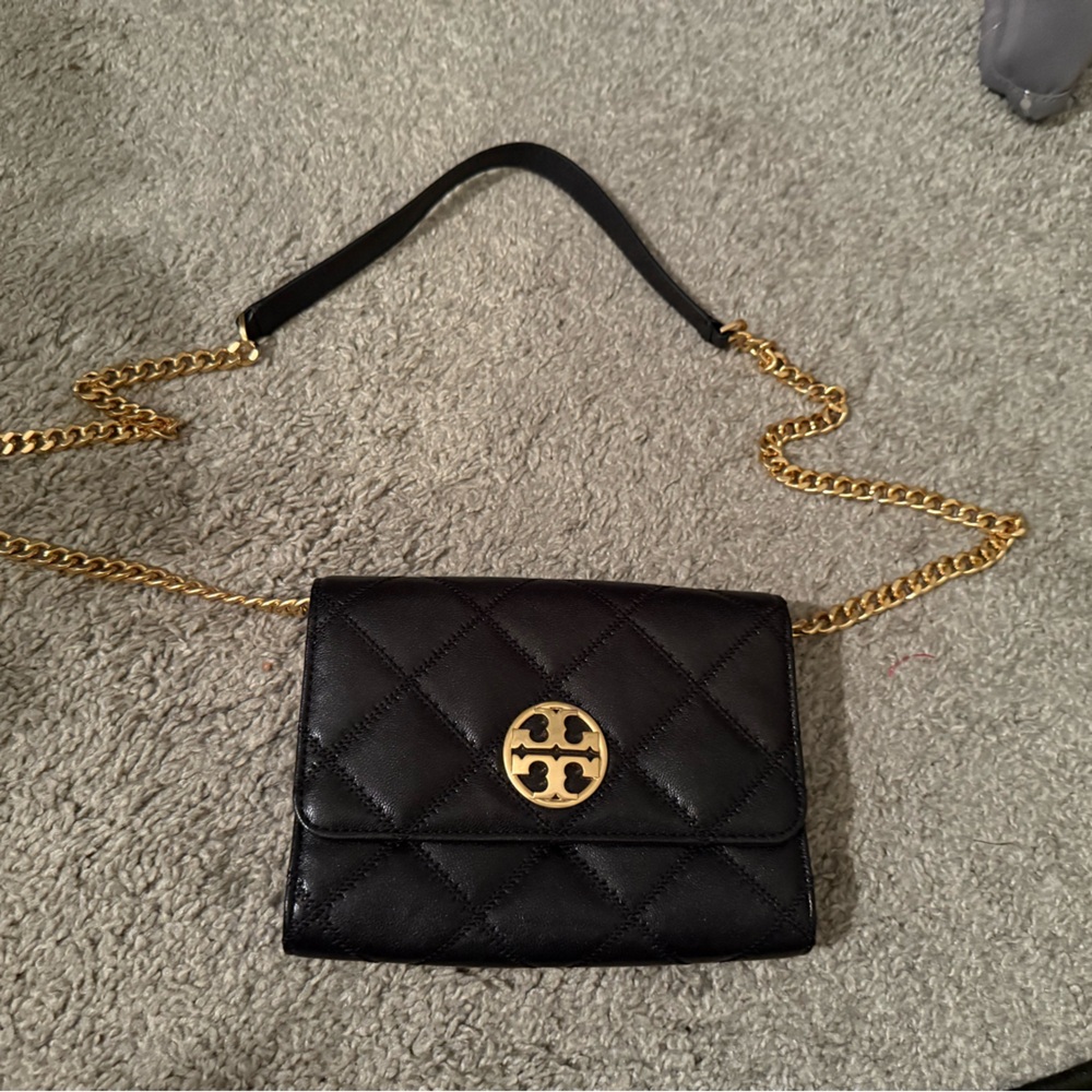 Tory Burch- Black Quilted Crossbody with Gold Chain